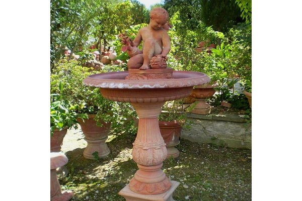 Terrakotta Springbrunnen mit Kind und Karaffe - Gedeone